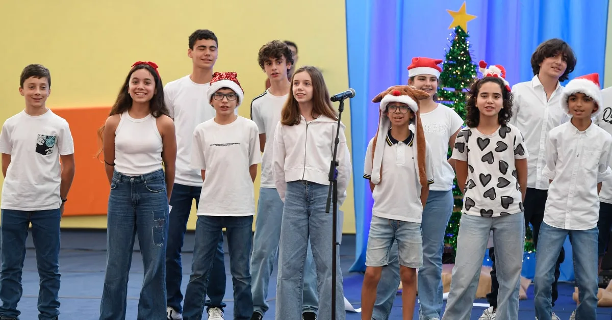 Alunos celebraram festa de Natal no Funchal